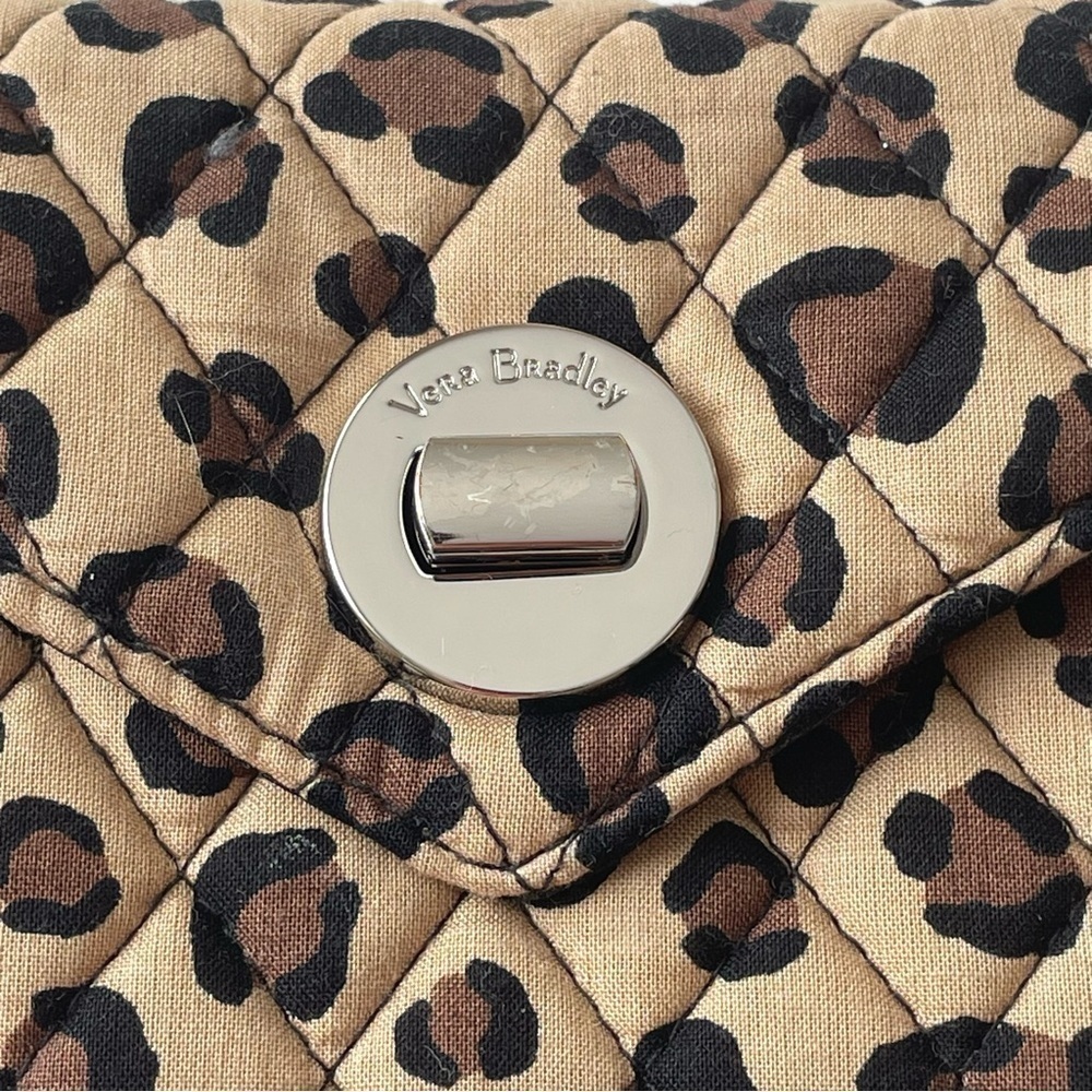 Vera Bradley Your Turn Smartphone Wristlet Leopard - Picture 2 of 5